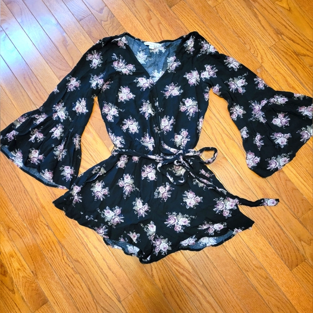 ❤️ American Eagle Romper💙